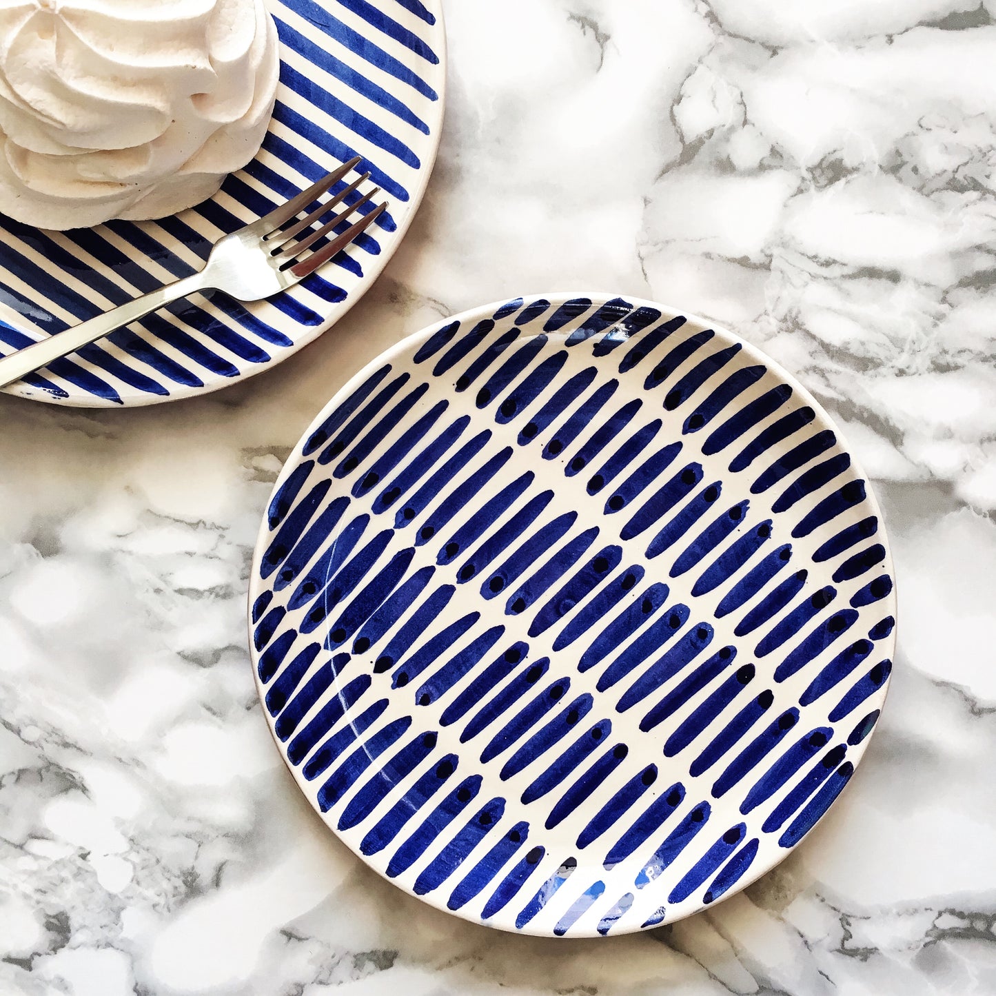 Dash Dinner Plate, blue and white
