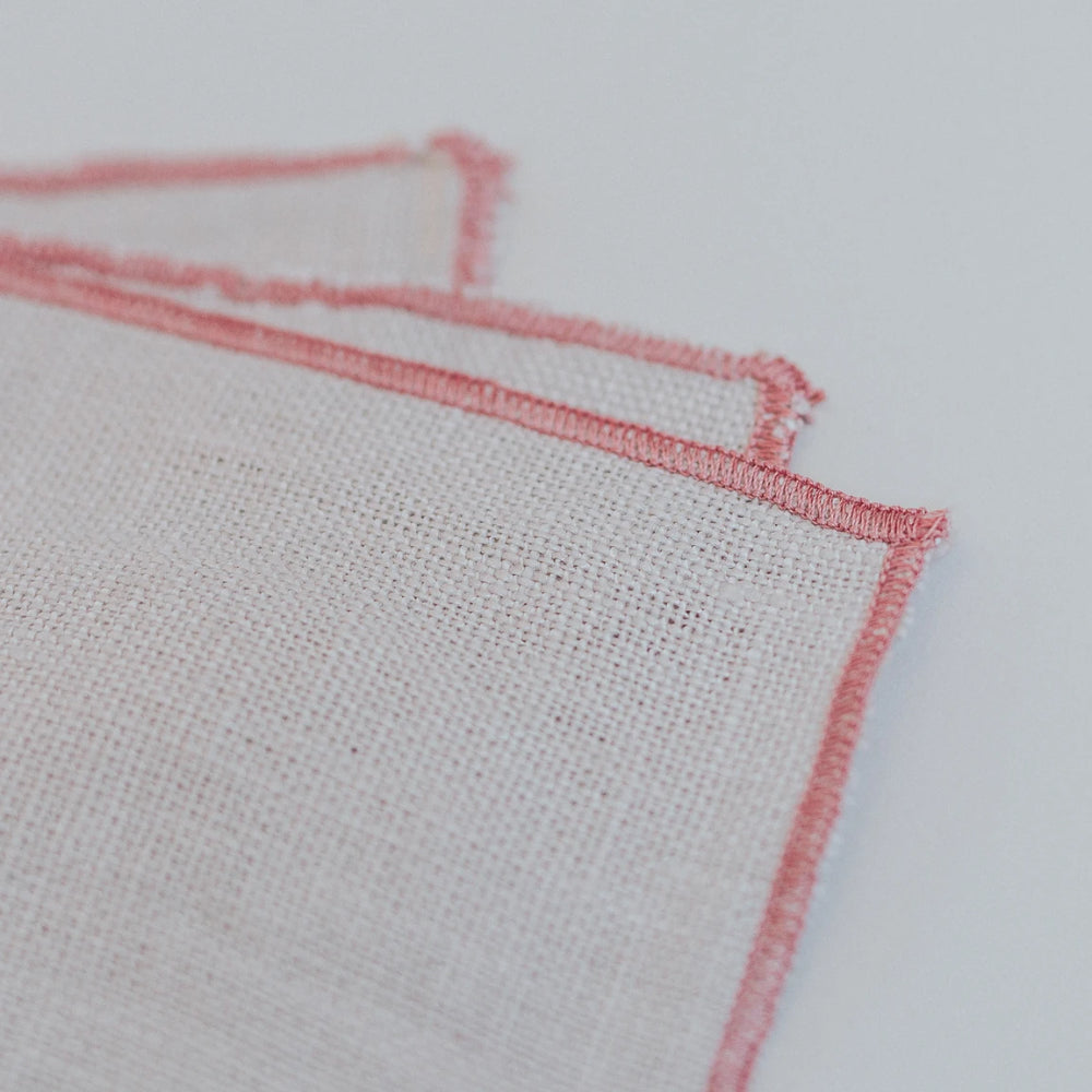 Contrast-edge linen napkin, Aerende - Plum & Belle