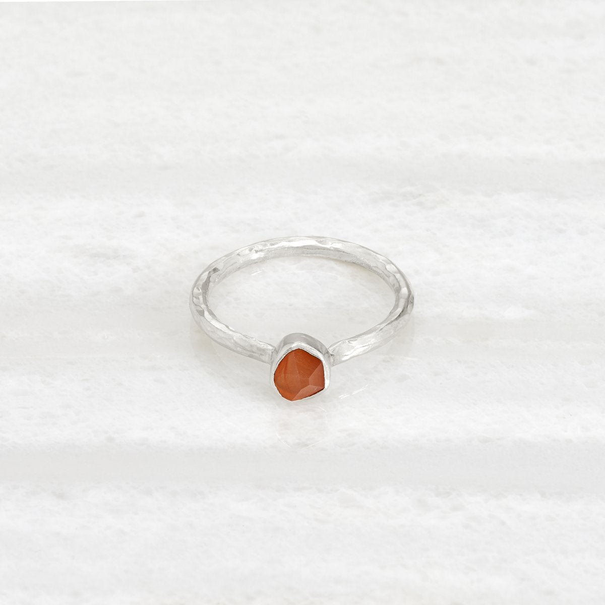 Silver hammered ring with agate stone Ishkar