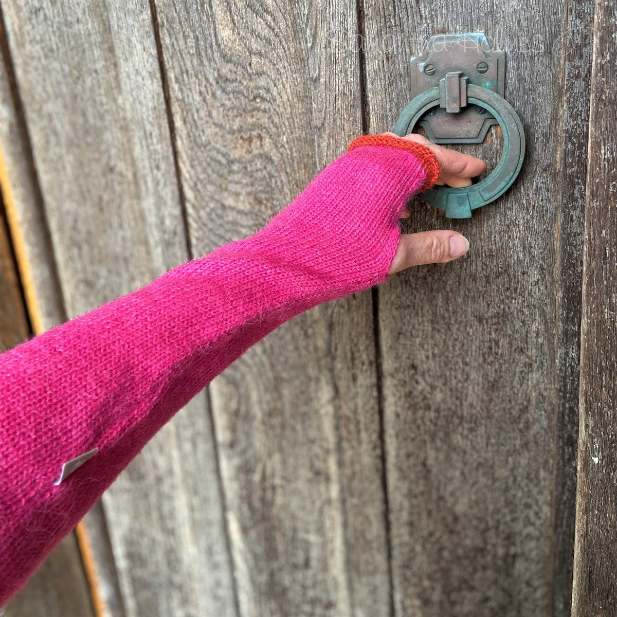 Fingerless alpaca gloves