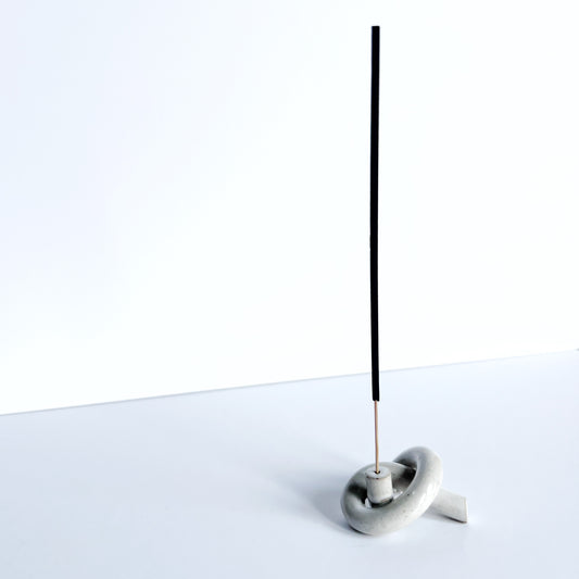 Stoneware knot incense holder - Plum & Belle