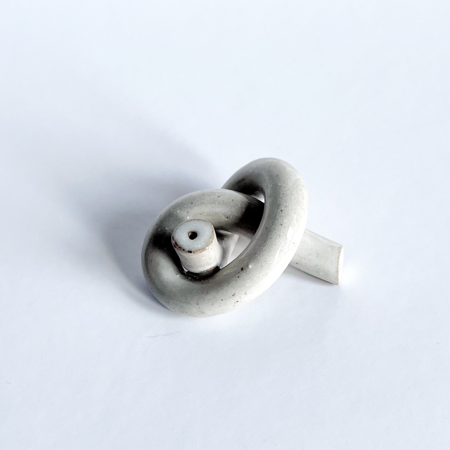 Stoneware knot incense holder - Plum & Belle