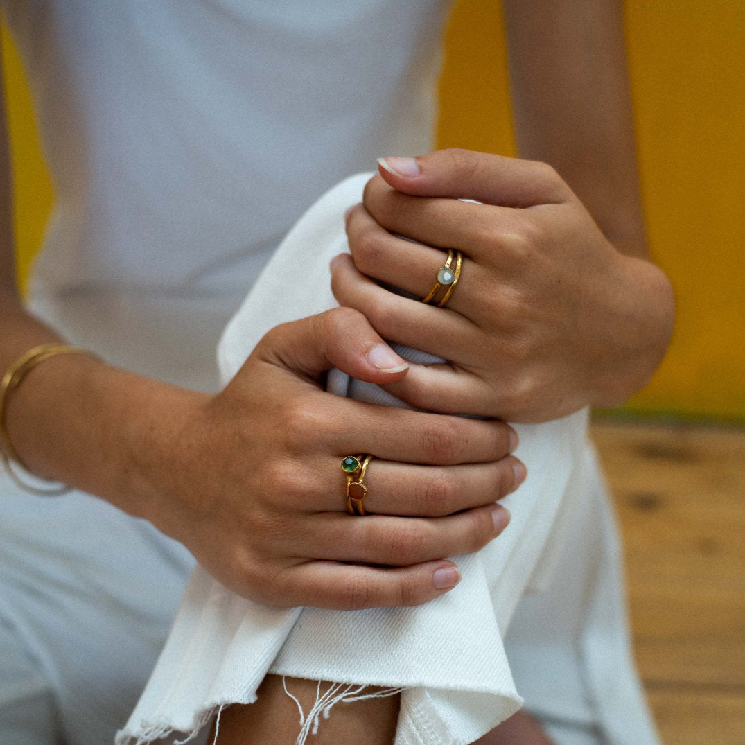 Gold-plated hammered ring with tourmaline stone Ishkar   