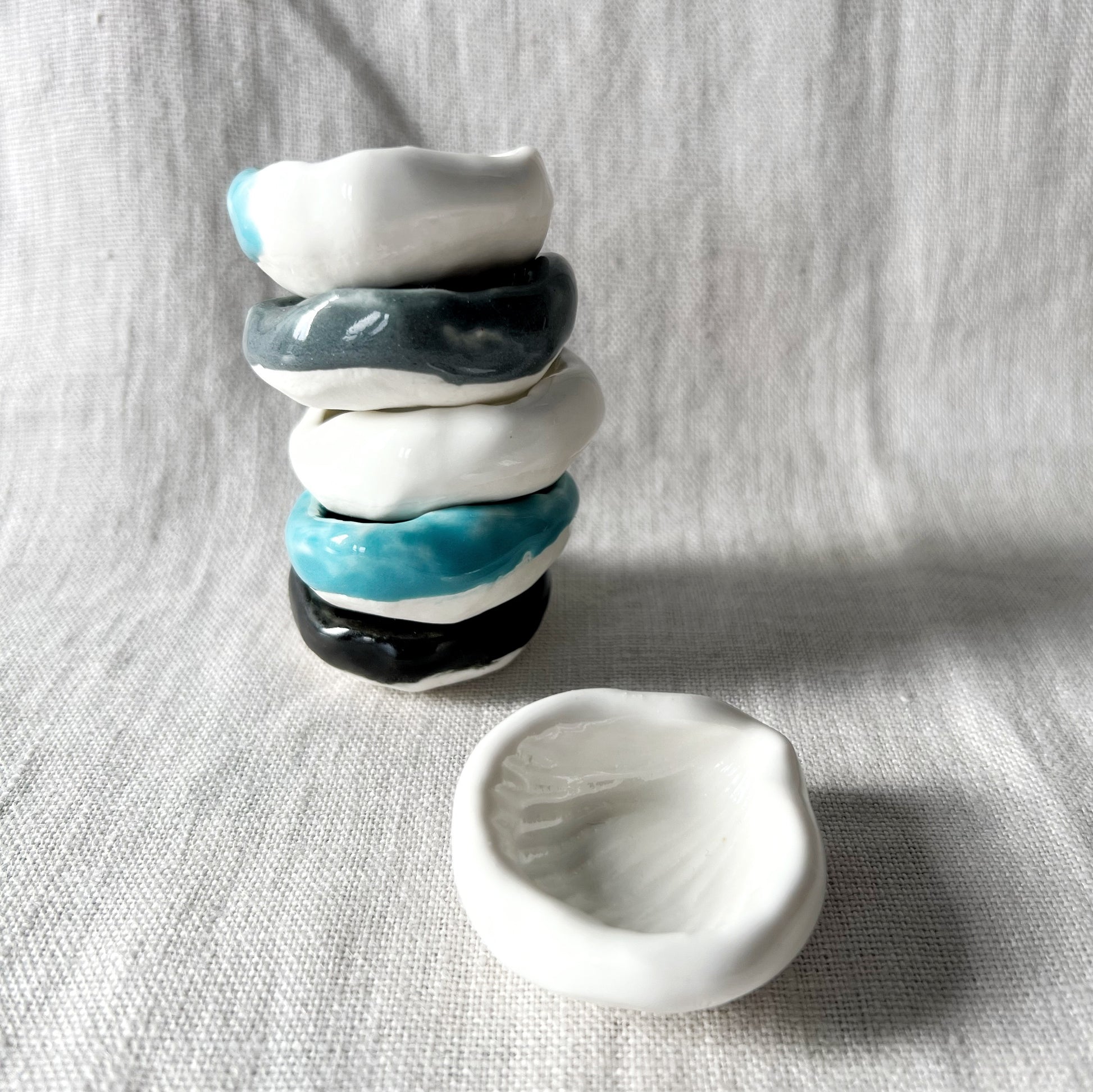 Porcelain shell pot - Plum & Belle