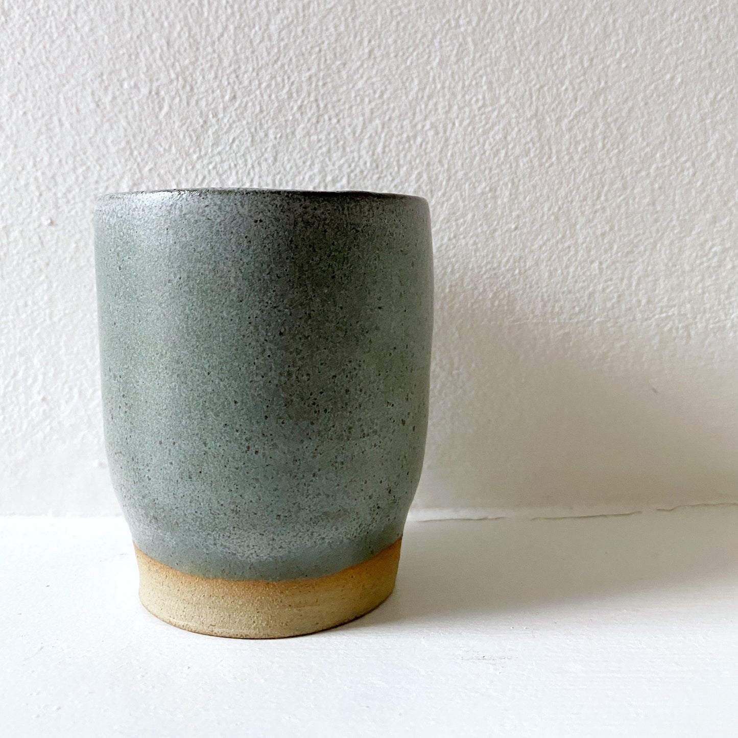 Stoneware beaker, graphite - Plum & Belle