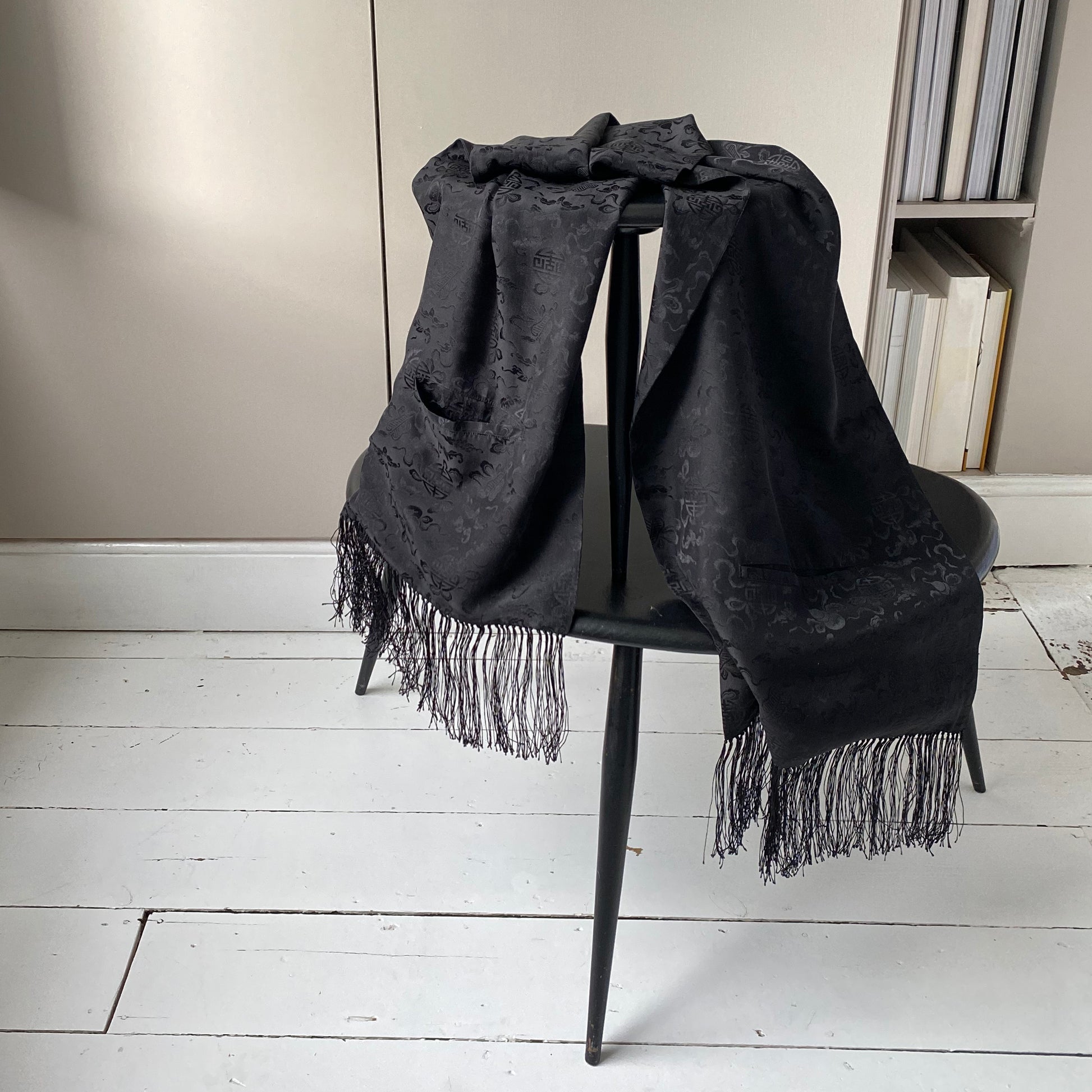 Vintage pocket-detailed evening scarf - Plum & Belle