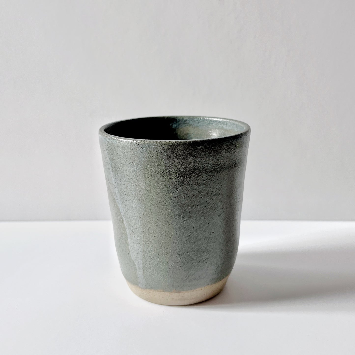 Stoneware beaker, graphite - Plum & Belle