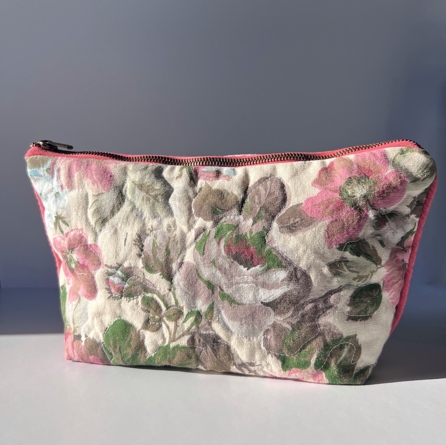 Quilty Pleasures Flora pochette - Plum & Belle
