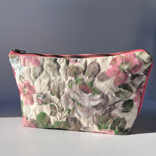 Quilty Pleasures Flora pochette - Plum & Belle