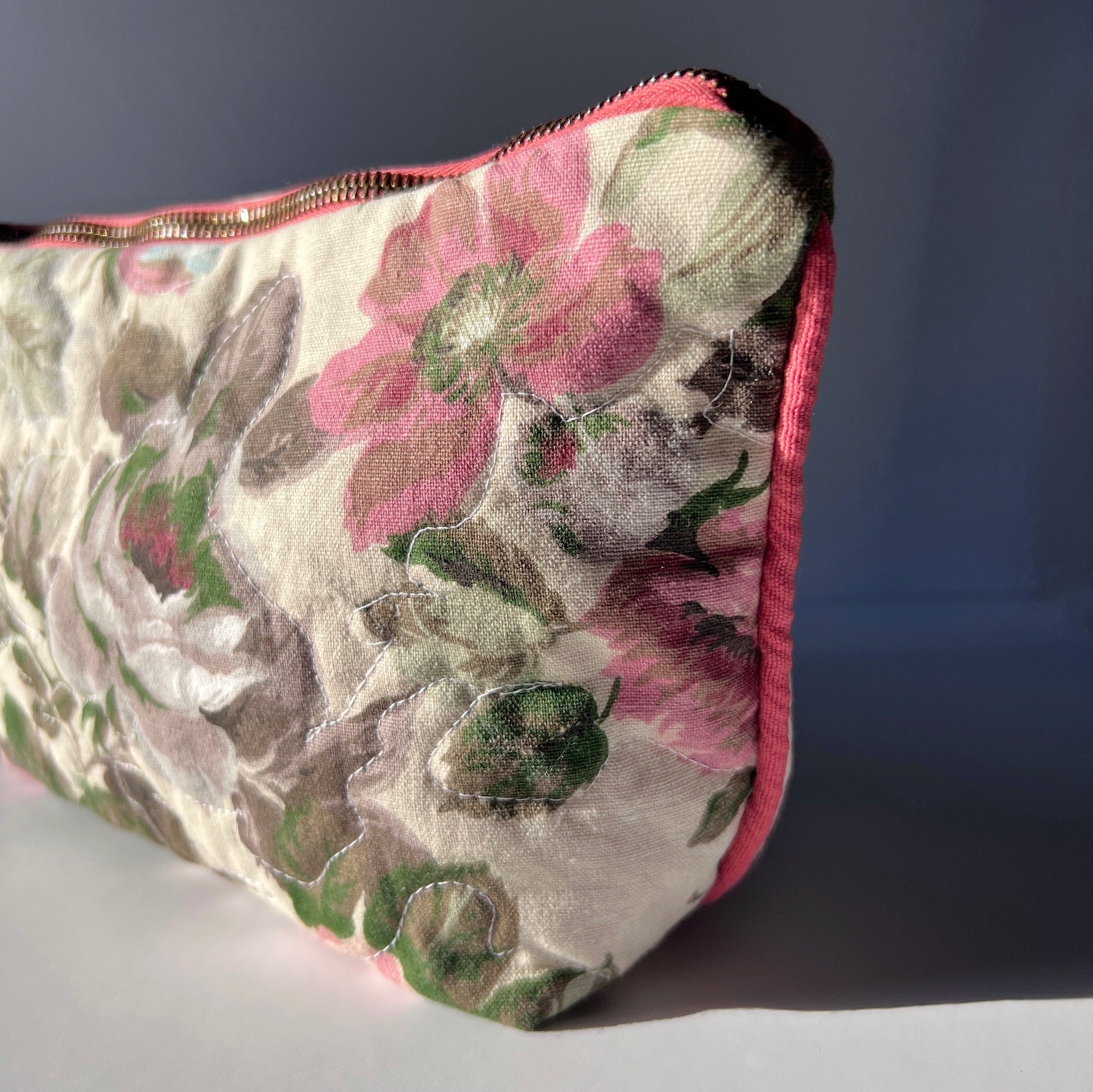 Quilty Pleasures Flora pochette - Plum & Belle