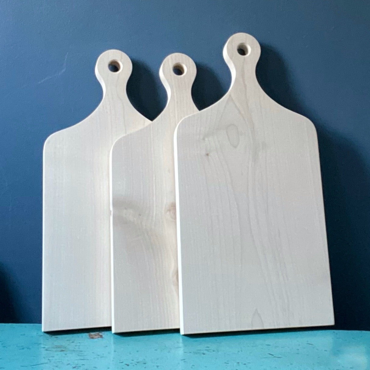 Ash wood chopping board - Plum & Belle