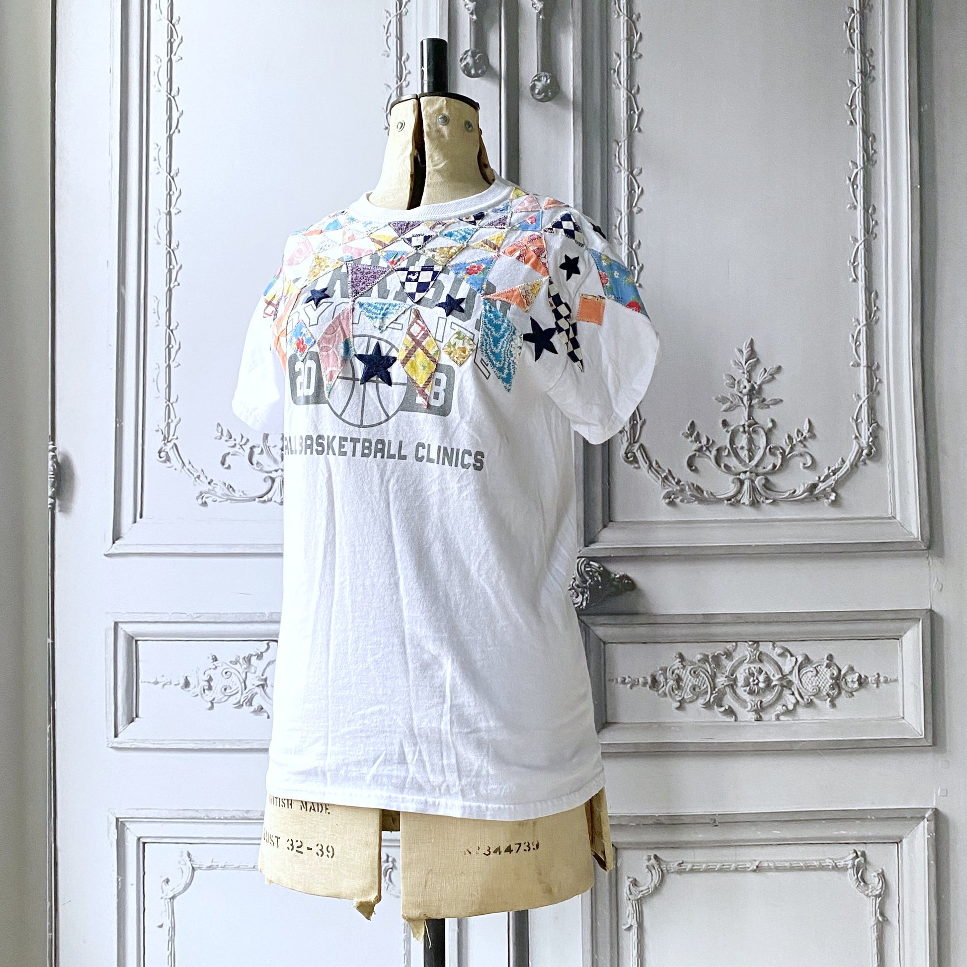 Bits & Pieces Quilting tee, white - Plum & Belle